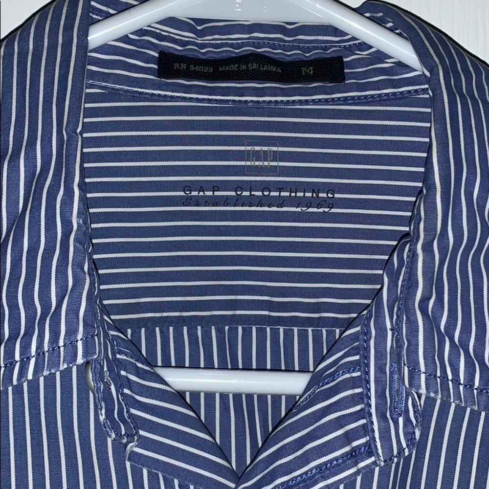 Gap Button down - Picture 2 of 3